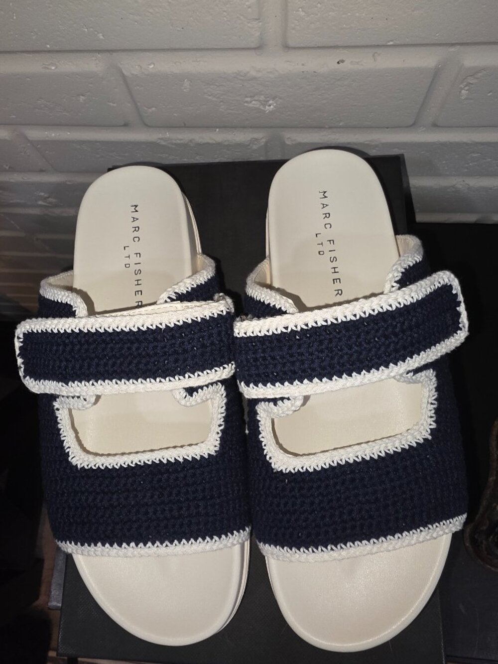 NEW Marc Fisher LTD Navy Brinleys Two-Strap Sandal Sz 9.5